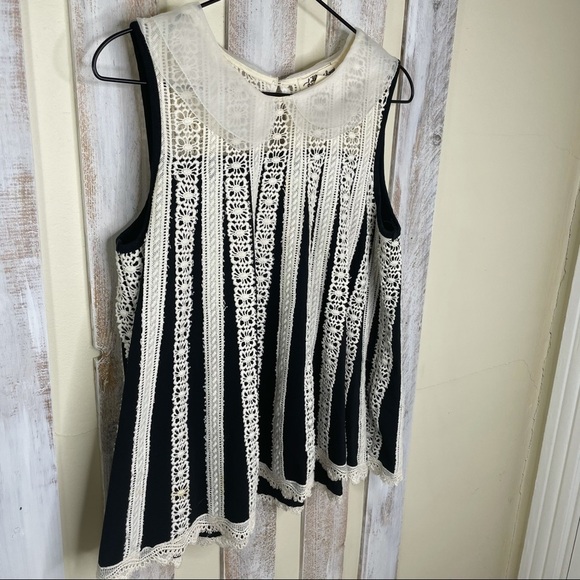Anthro Lili’s Closet Lattice Line Lace Swing Top - Picture 2 of 8